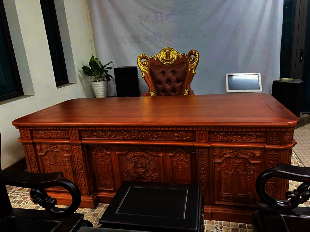Bàn làm việc gỗ tự nhiên