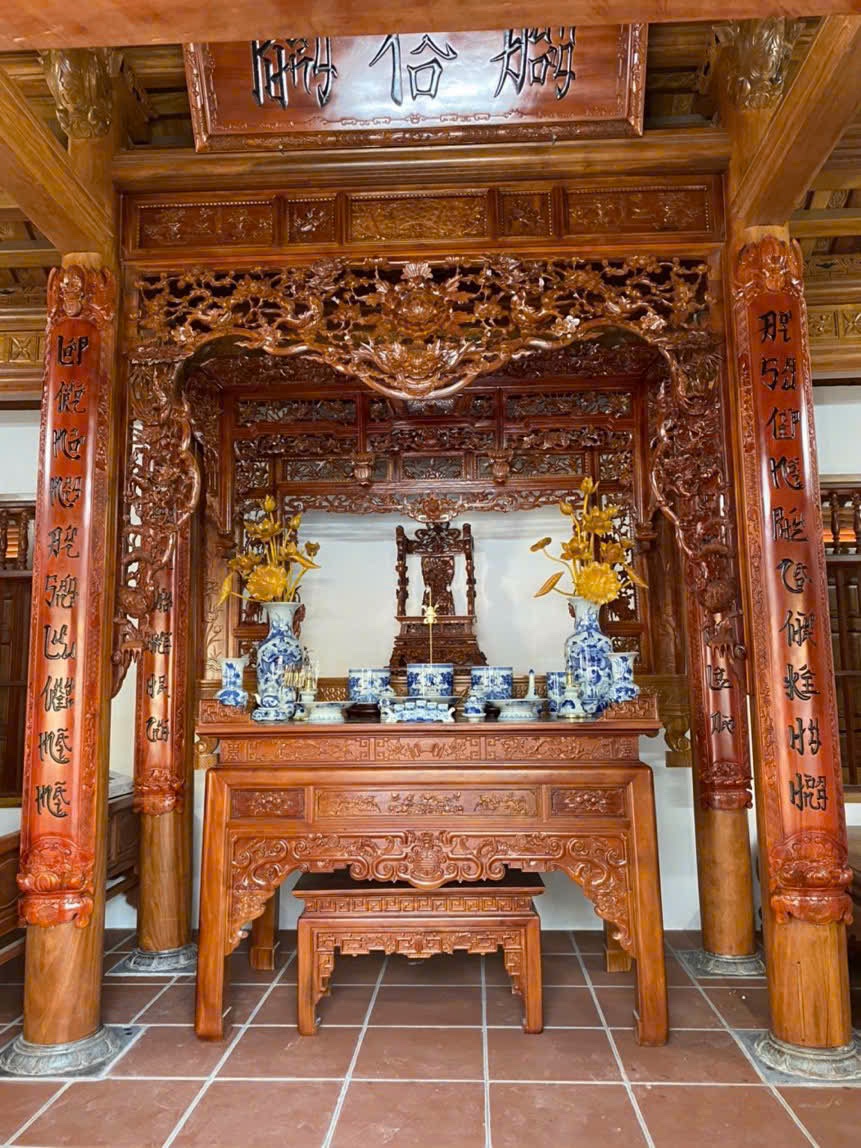 Bàn thờ gỗ tự nhiên